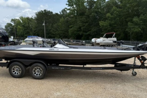 New 2025 Skeeter ZXR 21 SE Charcoal and White