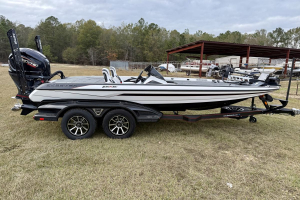 New 2026 Skeeter 20 FXR Apex Edition White/Black and Red